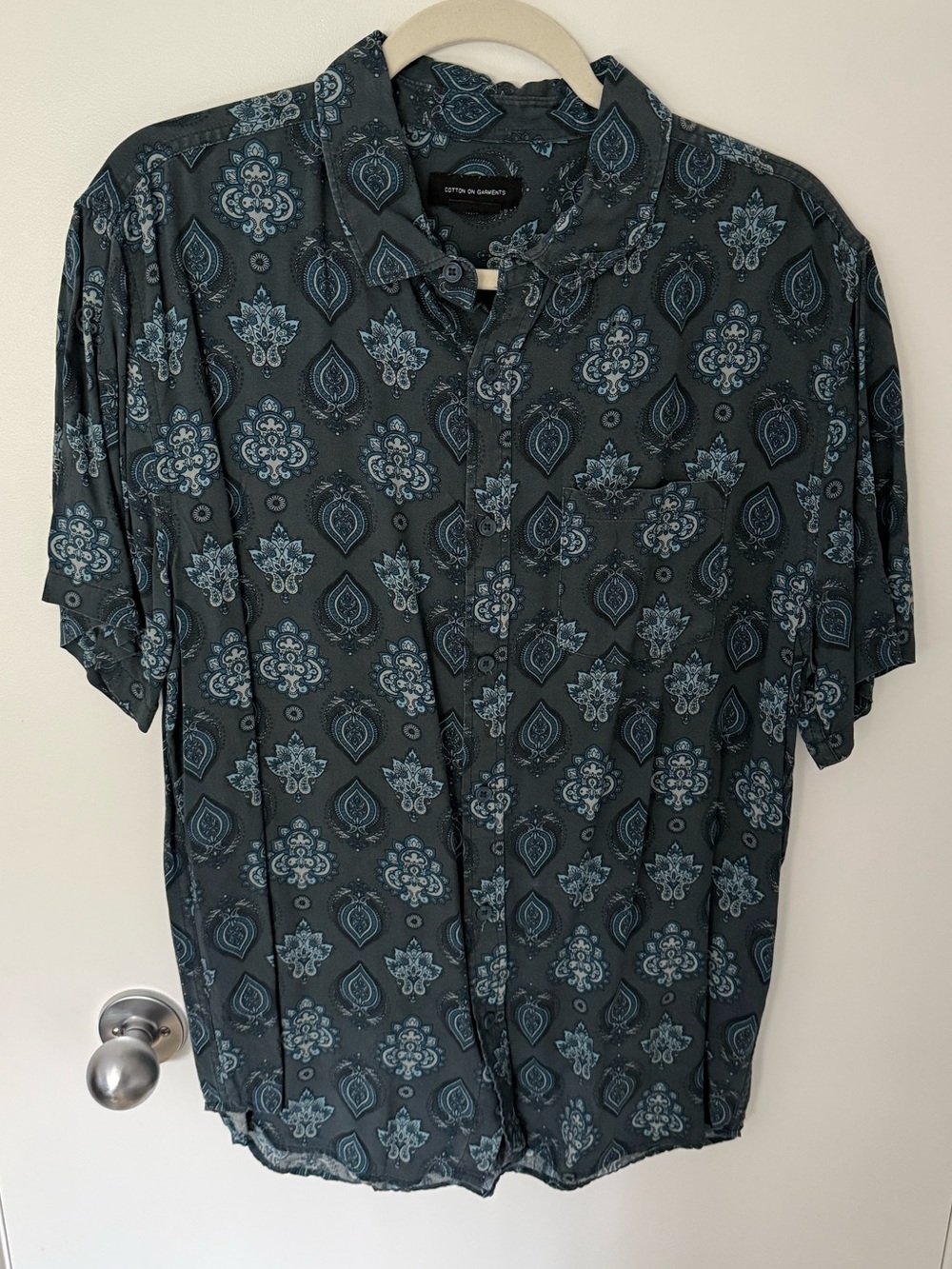Men’s Cotton On paisley shirt